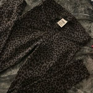 PINK cheetah print leggings